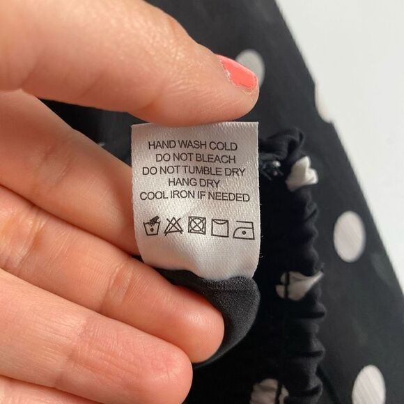 Lovers and Friends Chandra Polka Dot Smocked Cropped Top - Picture 4 of 9